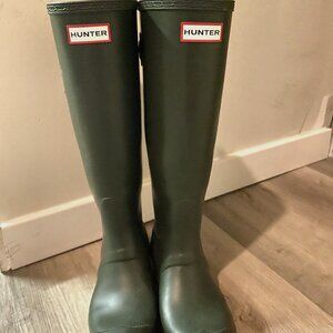 Forest green tall Hunter rain boots